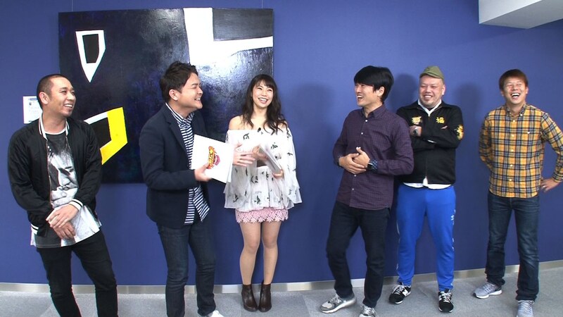 「キングちゃん」にゲスト出演する劇団ひとり（左から4人目）、野性爆弾（右から2人）。