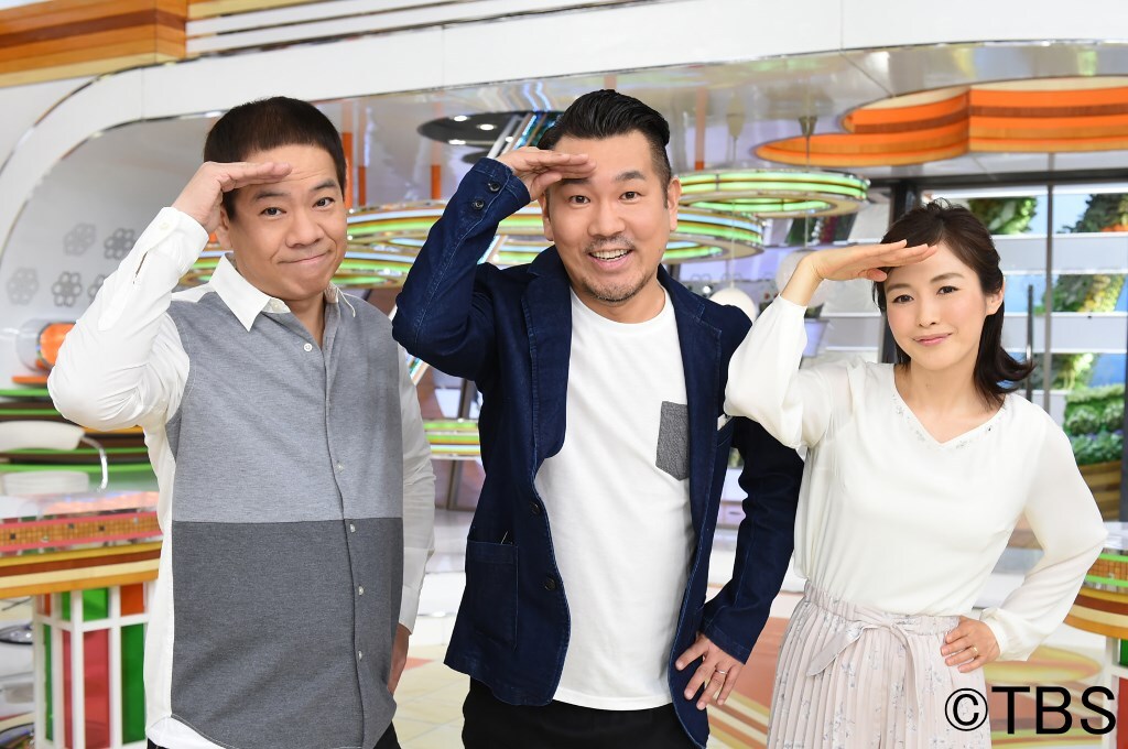 （左から）FUJIWARA、杉崎美香。