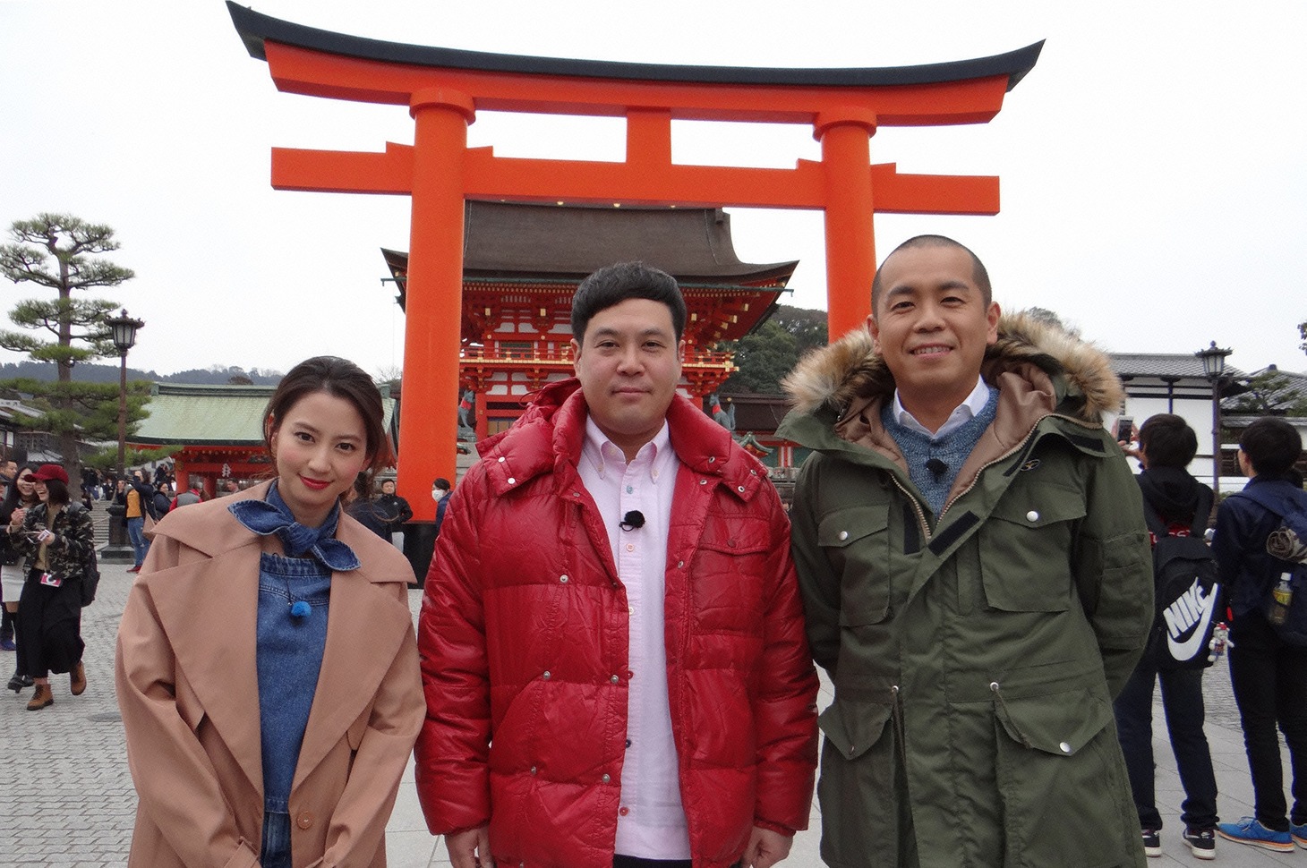 左から河北麻友子、タカアンドトシ。(c)静岡第一テレビ