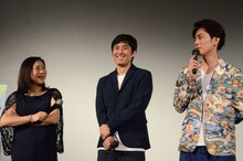 左から、椿鬼奴、山本博（ロバート）、間宮祥太朗。