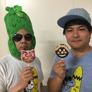 沖縄を満喫する天竺鼠。