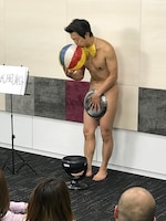 DVD収録中のアキラ100%。