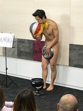 DVD収録中のアキラ100%。