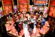「Qさま!!」に出演する「関西インテリ軍団」。(c)テレビ朝日