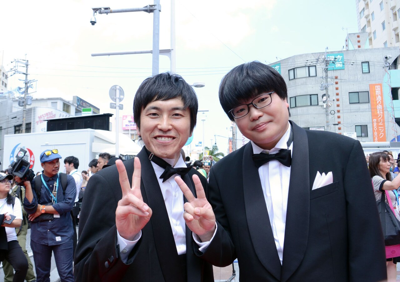 しずる村上とライス関町（左から）。