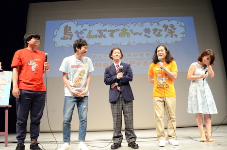 舞台挨拶の様子。