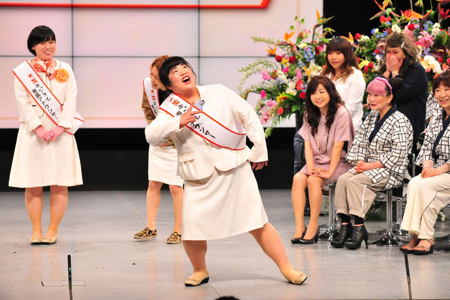 「大阪チャンネル」専属アナウンサーとしてボケるゆりやんレトリィバァ。