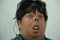 「日村がゆく#1～鼻フックの新しい夜明けを見つけるの巻～」のワンシーン。