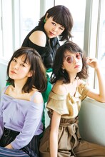ブルゾンちえみ（中央）、水川あさみ（左）、桐谷美玲（右）。