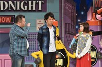 左からブラックマヨネーズ、三戸なつめ。(c)読売テレビ