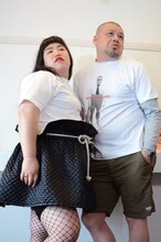 ポーズを決めるゆりやんレトリィバァと野性爆弾くっきー。