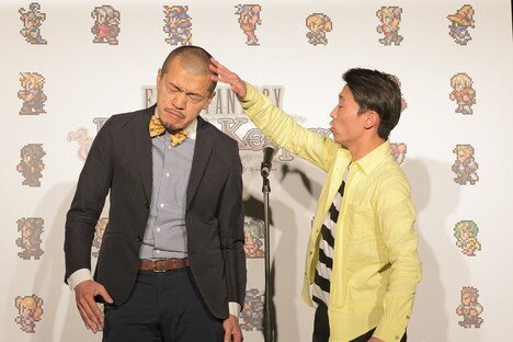 まなぶ（左）にツッコむたくみ（右）。