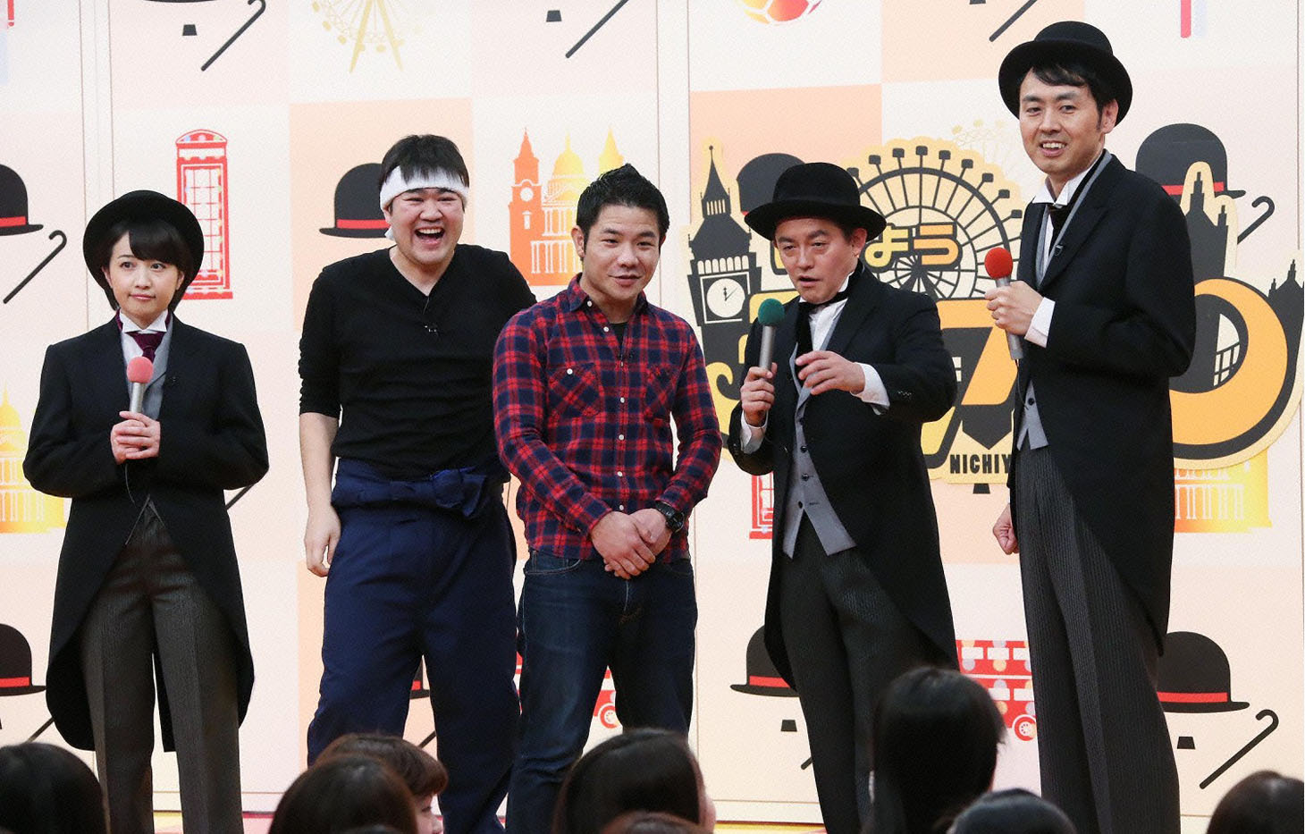しゃもじ（左から2人目、3人目）。