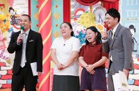 千鳥とニッチェ（中央2人）。