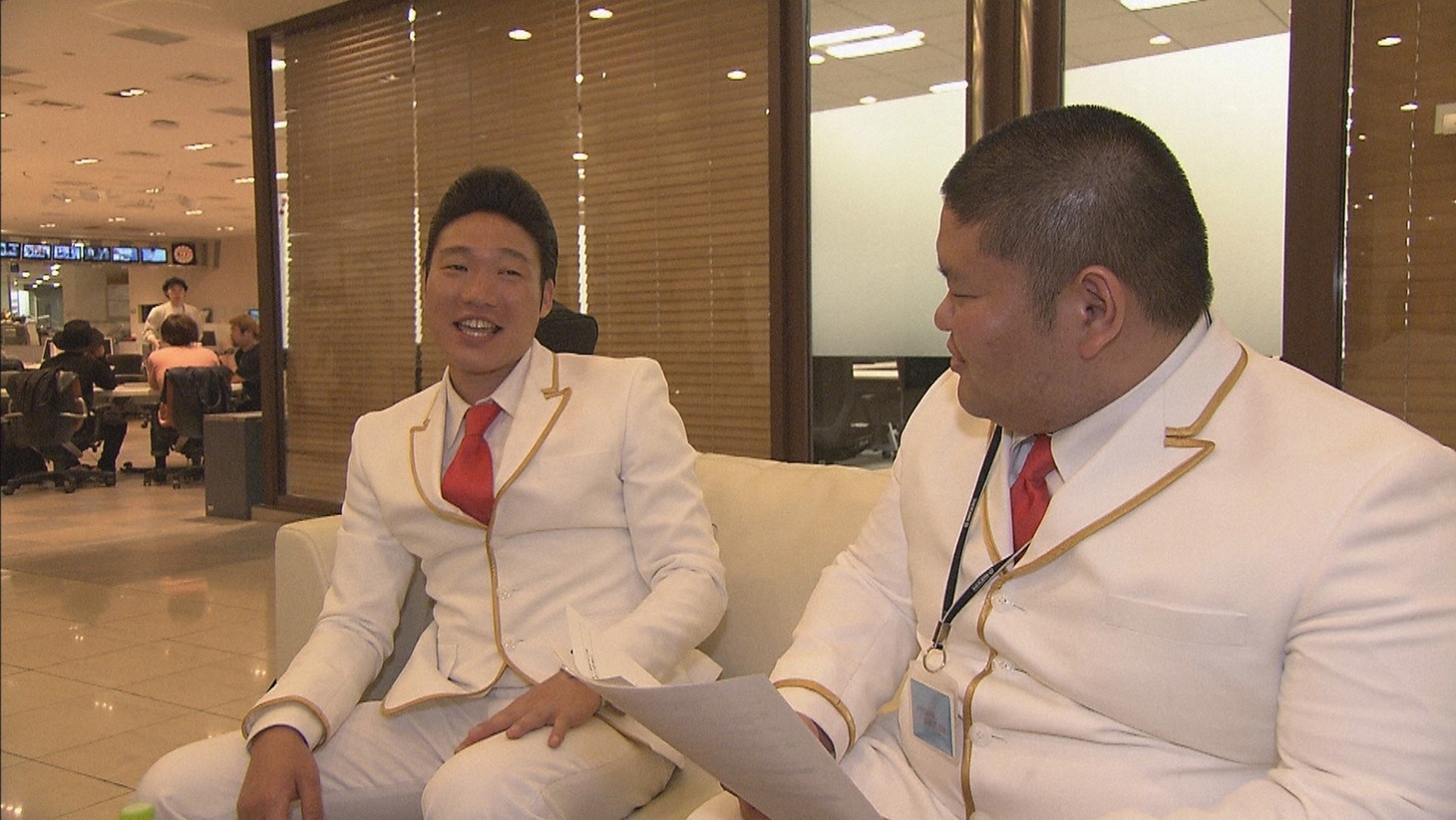 「ビビット」の密着取材を受けるANZEN漫才。(c)TBS
