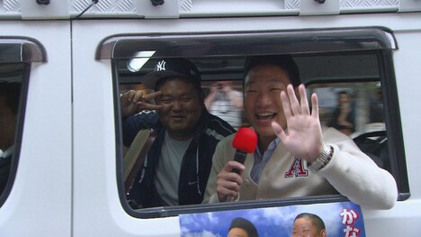 「ビビット」の密着取材を受けるANZEN漫才。(c)TBS