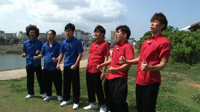 「ジャルやるっ！」の「ジャル大センター試験 in 沖縄」に出演する芸人たち。(c)関西テレビ