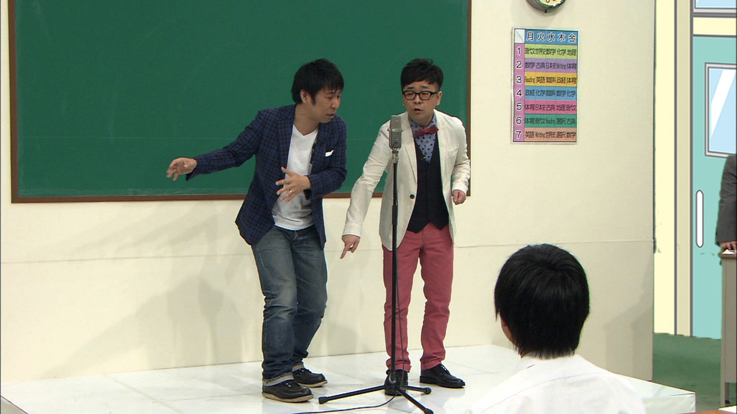 パンクブーブーの漫才のワンシーン。(c)テレビ朝日
