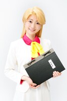 花原あんり扮する若人蘭のキャラクタービジュアル。