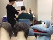 メイク中の高畑充希。