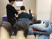 メイク中の高畑充希。