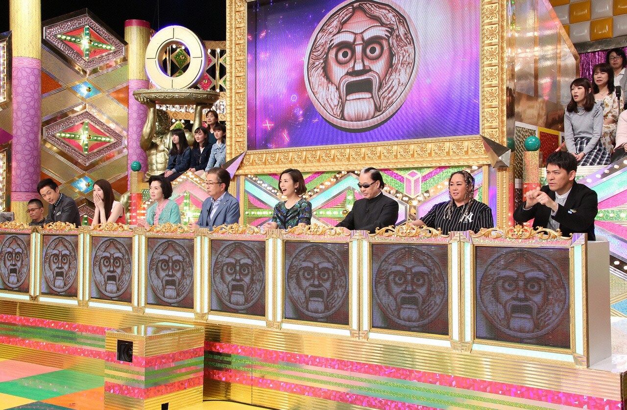「究極の○×クイズSHOW!! 超問！真実か？ウソか？」のワンシーン。(c)日本テレビ