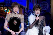 左から君島遼、小林幸子。(c)読売テレビ
