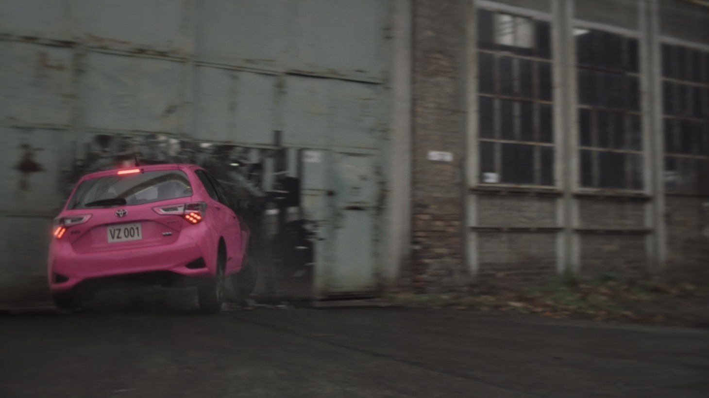 新CM「Vitz for Ladies」のワンシーン。