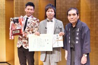 ゴールドハンマーと青空球児（右）。