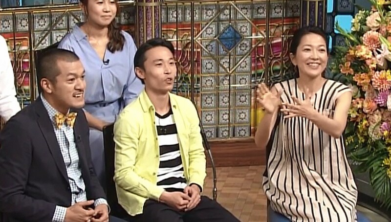 「踊る！さんま御殿!!」に出演するカミナリ（手前左から2人）。(c)日本テレビ