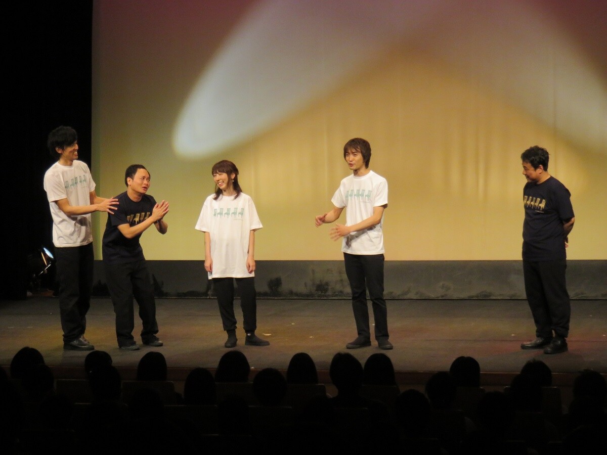 ライブ「すいているのに相席5」のエンディングのワンシーン。