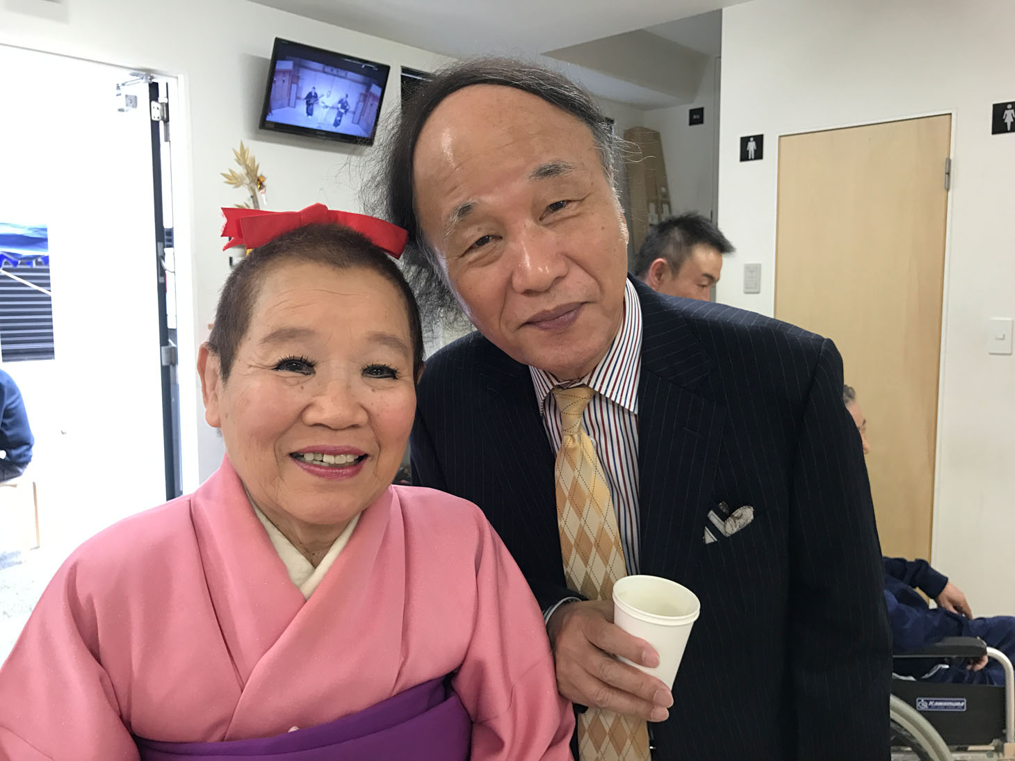 正司敏江と海原はるか（左から）。