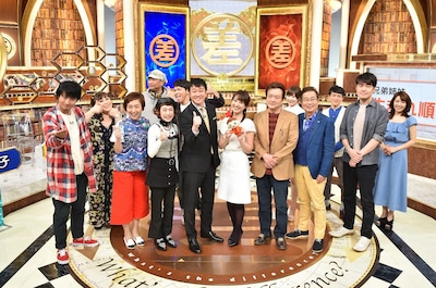 「この差って何ですか？SP」の出演者たち。(c)TBS