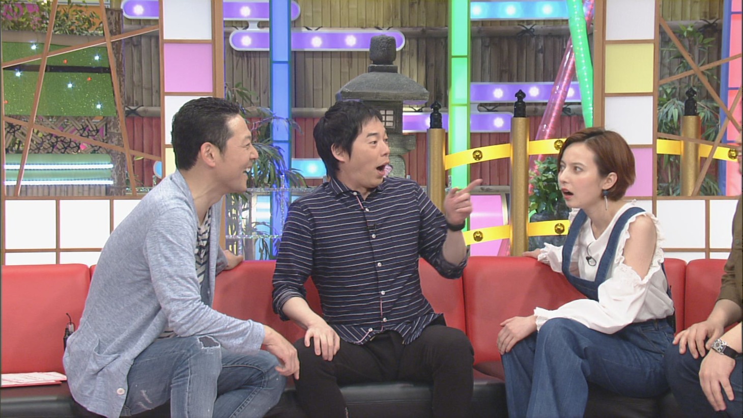 （左から）東野幸治、今田耕司、ベッキー。(c)CBC