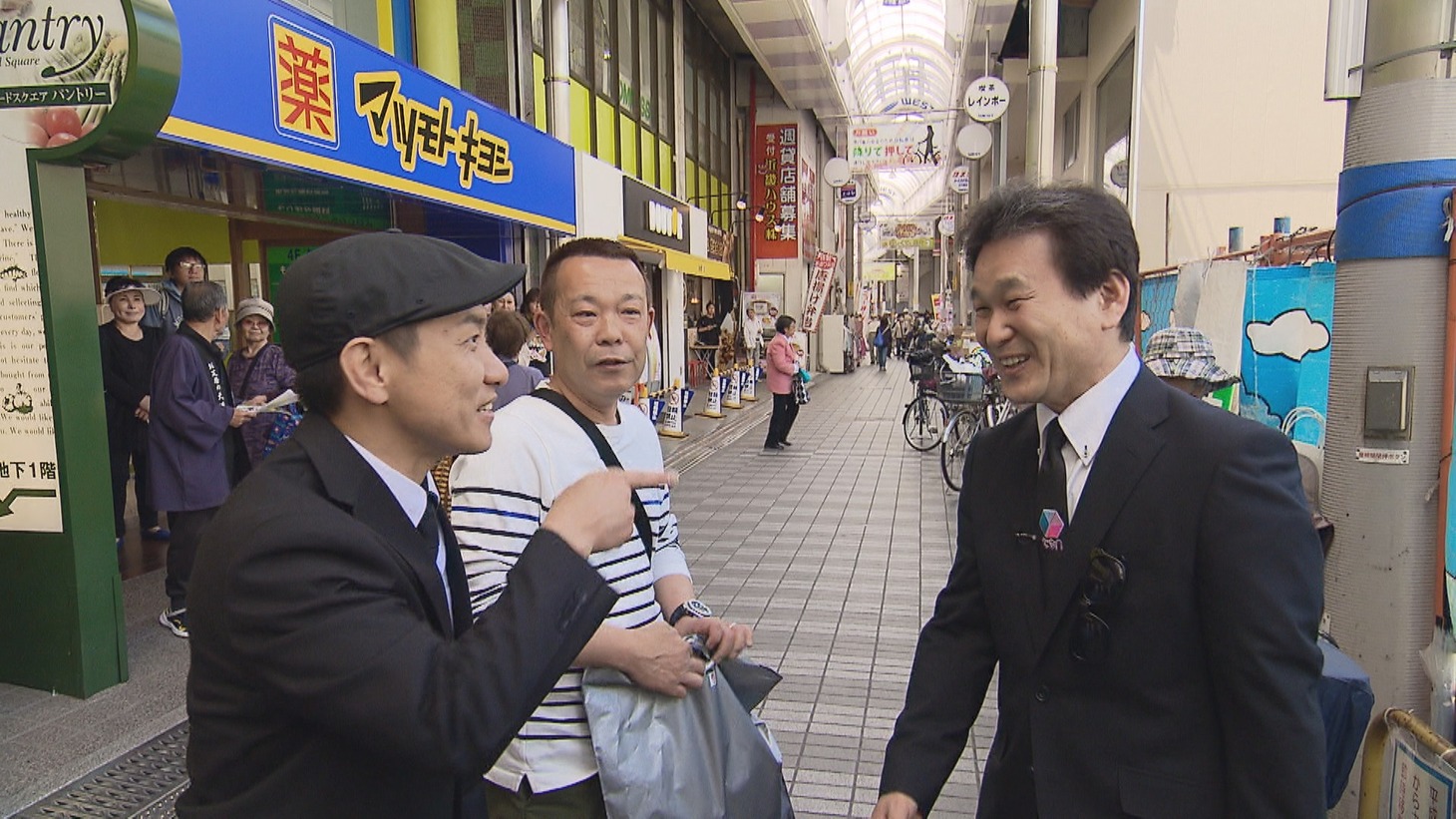 「かんさい情報ネット ten.」で始まる新コーナー「増田のニュースドライブ～辛坊さんついてきて～」のワンシーン。(c)読売テレビ