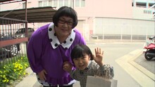 （左から）メイプル超合金・安藤なつ、寺田心。(c)テレビ朝日