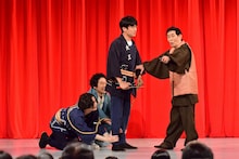 コントの熱血指導を繰り広げる萩本欽一（右端）と、矢野聖人、前野朋哉、劇団ひとり（左から）。(c)NHK