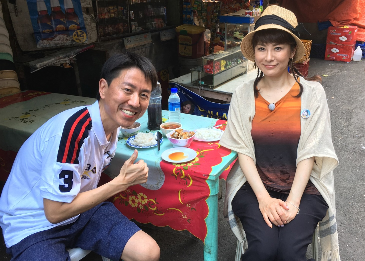 （左から）チュートリアル福田、鈴木砂羽。(c)関西テレビ
