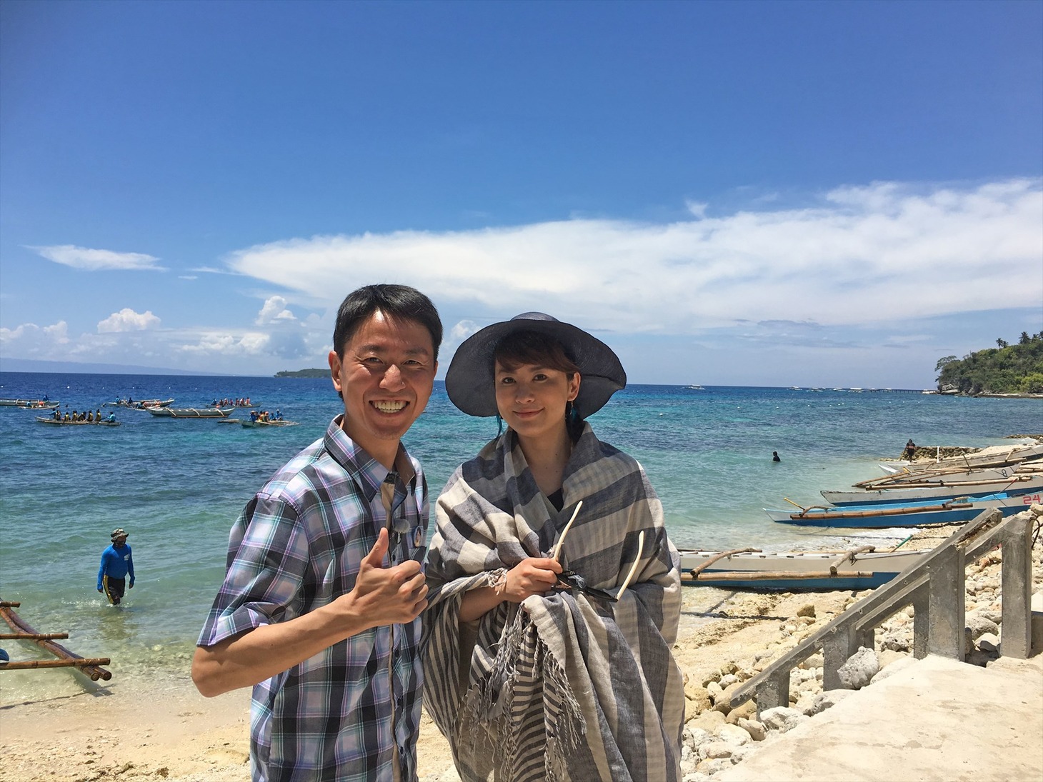 （左から）チュートリアル福田、鈴木砂羽。(c)関西テレビ