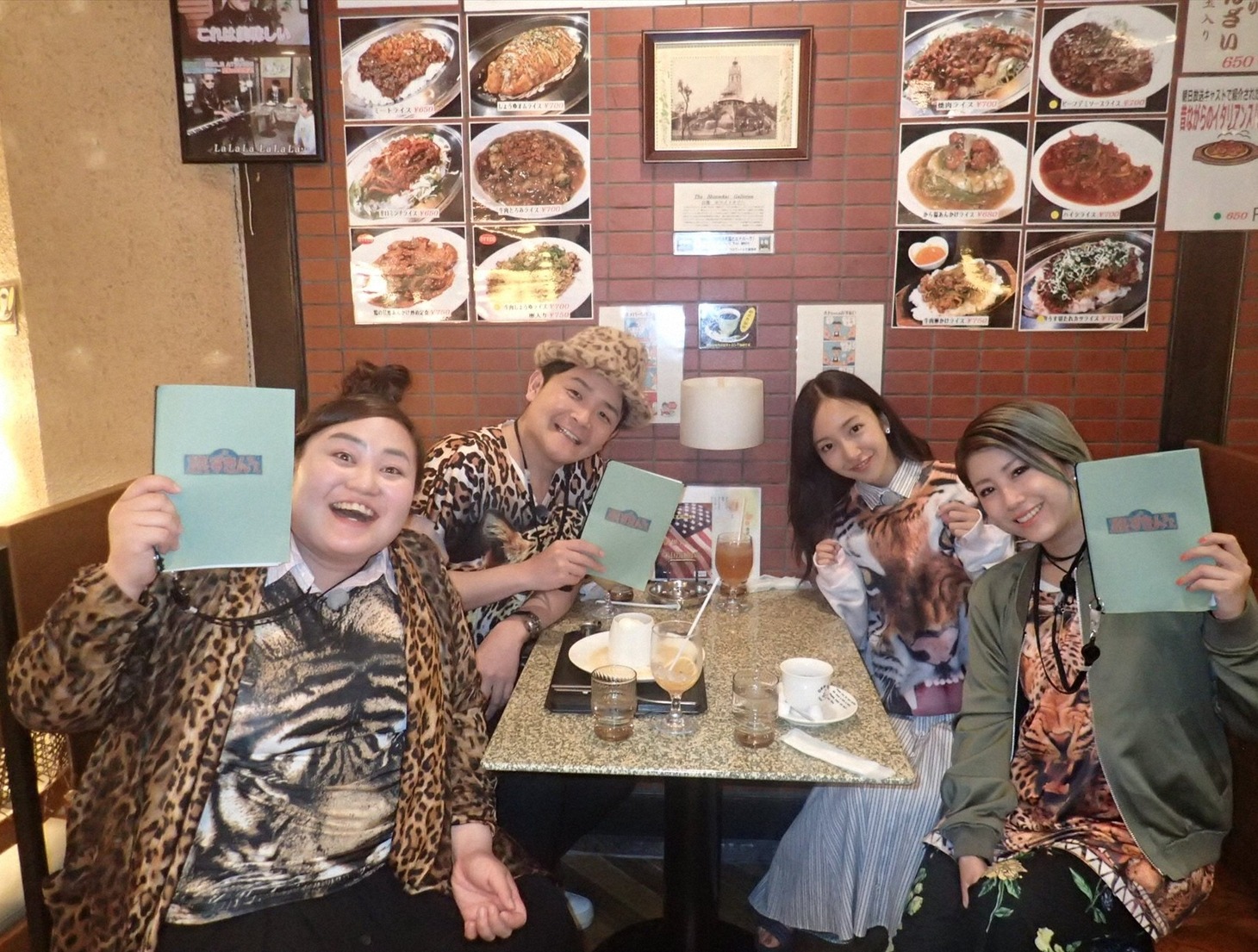 （左から）おかずクラブ・ゆいP、千鳥ノブ、板野友美、IMALU。(c)CBC