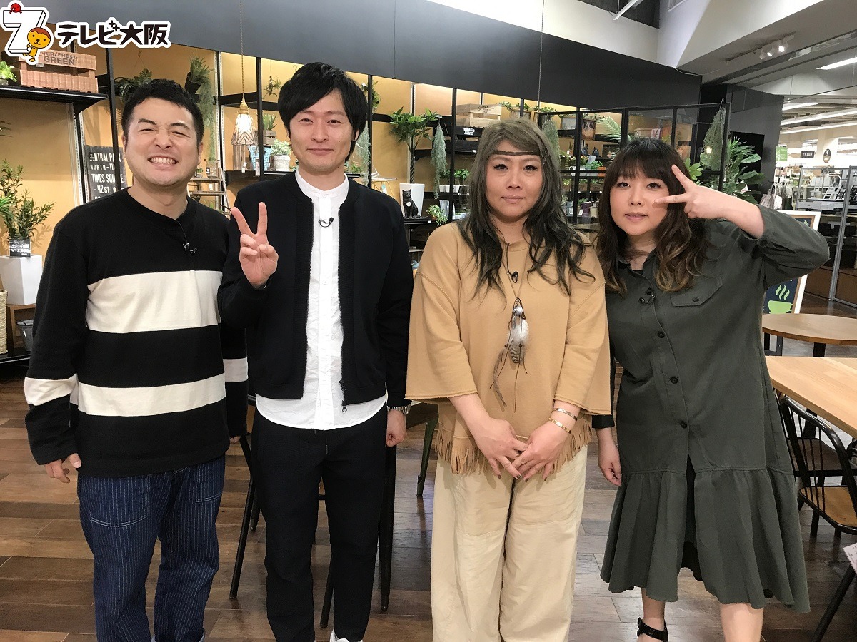 左から和牛、海原やすよ ともこ。