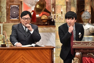 「世界ルーツ探検隊」に出演するオードリー若林（右）、本郷和人（左）。(c)テレビ朝日