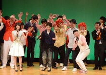 新宿明治安田生命ホールに「お疲れちゃ～ん」を贈るインスタントジョンソンゆうぞう。