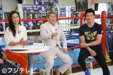 番組収録中のビートたけしとMCの中村アン（左）、村田諒太選手（右）。