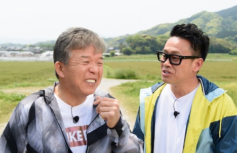 左から村上ショージ、宮川大輔。(c)日本テレビ