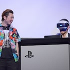 ペンギンズ初の映画イベント、アニキがVR体験で「ノブオどこにいるんだ…」