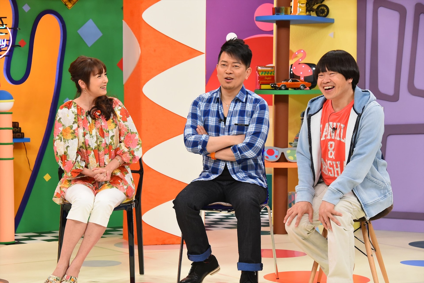 雨上がり決死隊と中山エミリ（左）。(c)関西テレビ