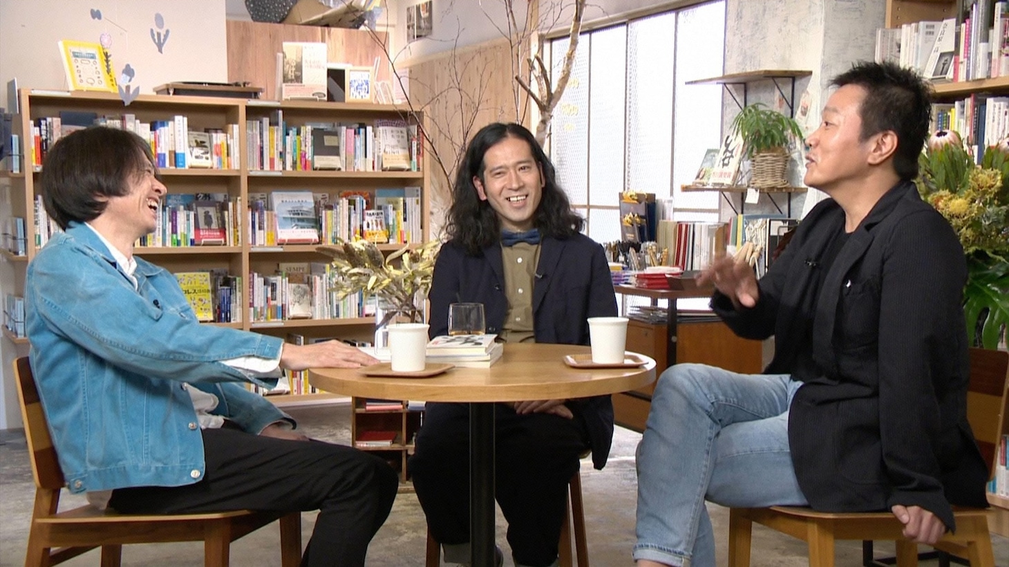 「ボクらの時代」に出演するピース又吉（中央）と、町田康（左）、山下澄人（右）。(c)フジテレビ