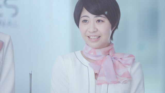 「『大汗さんのための汗ジミさよならインナー』サラリスト」WebCMのワンシーン。