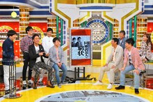 「痛快！明石家電視台」に出演するスーパーマラドーナ、NON STYLEら。(c)MBS